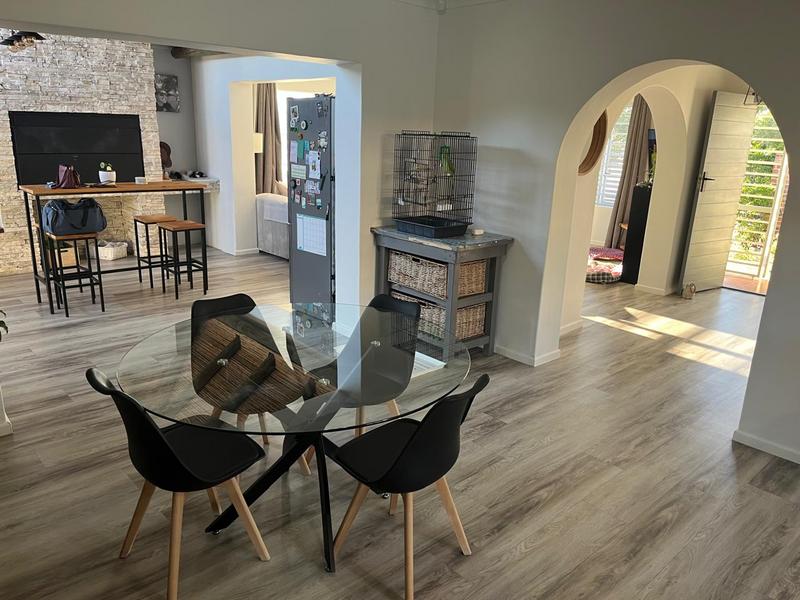 To Let 3 Bedroom Property for Rent in Uitzicht Western Cape
